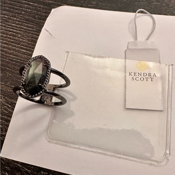 Kendra Scott Elyse Double Band Ring in Gunmetal with Black Mother of Pearl sz7-8 - Picture 10 of 16